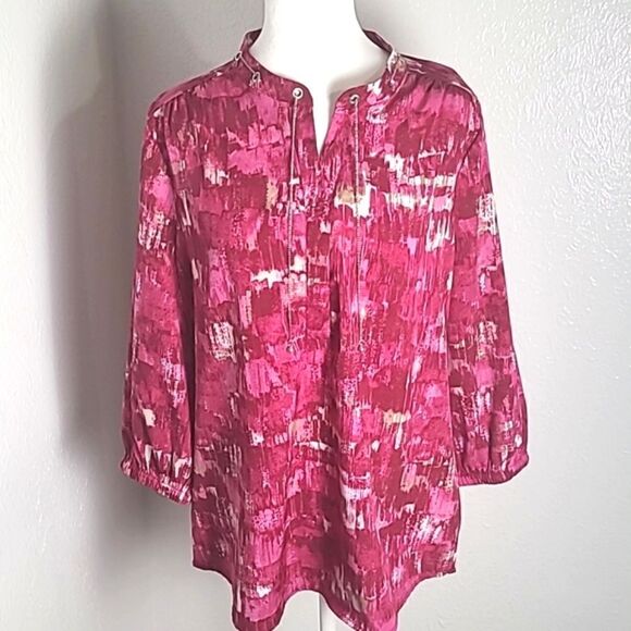 Gloria Vanderbilt Red, White,Pink Blouse, Grommets & Chain Neckline, Size Medium - Picture 2 of 9
